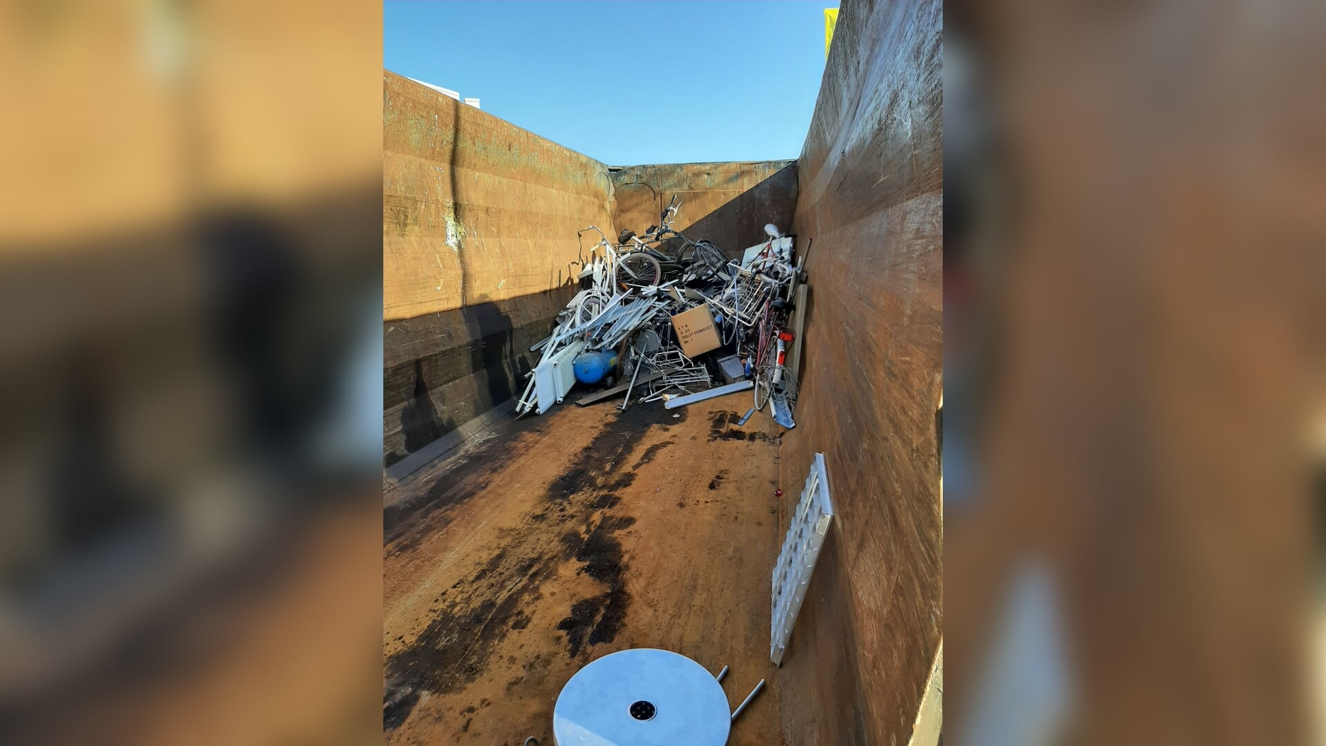 Inzamelingsactie oude metalen in Wezep ten bate van Izvor