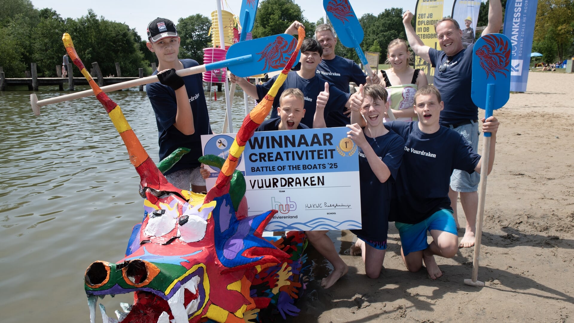 KWC-boot De Vuurdraken wint creativiteitsprijs tijdens Battle of the Boats ‘25
