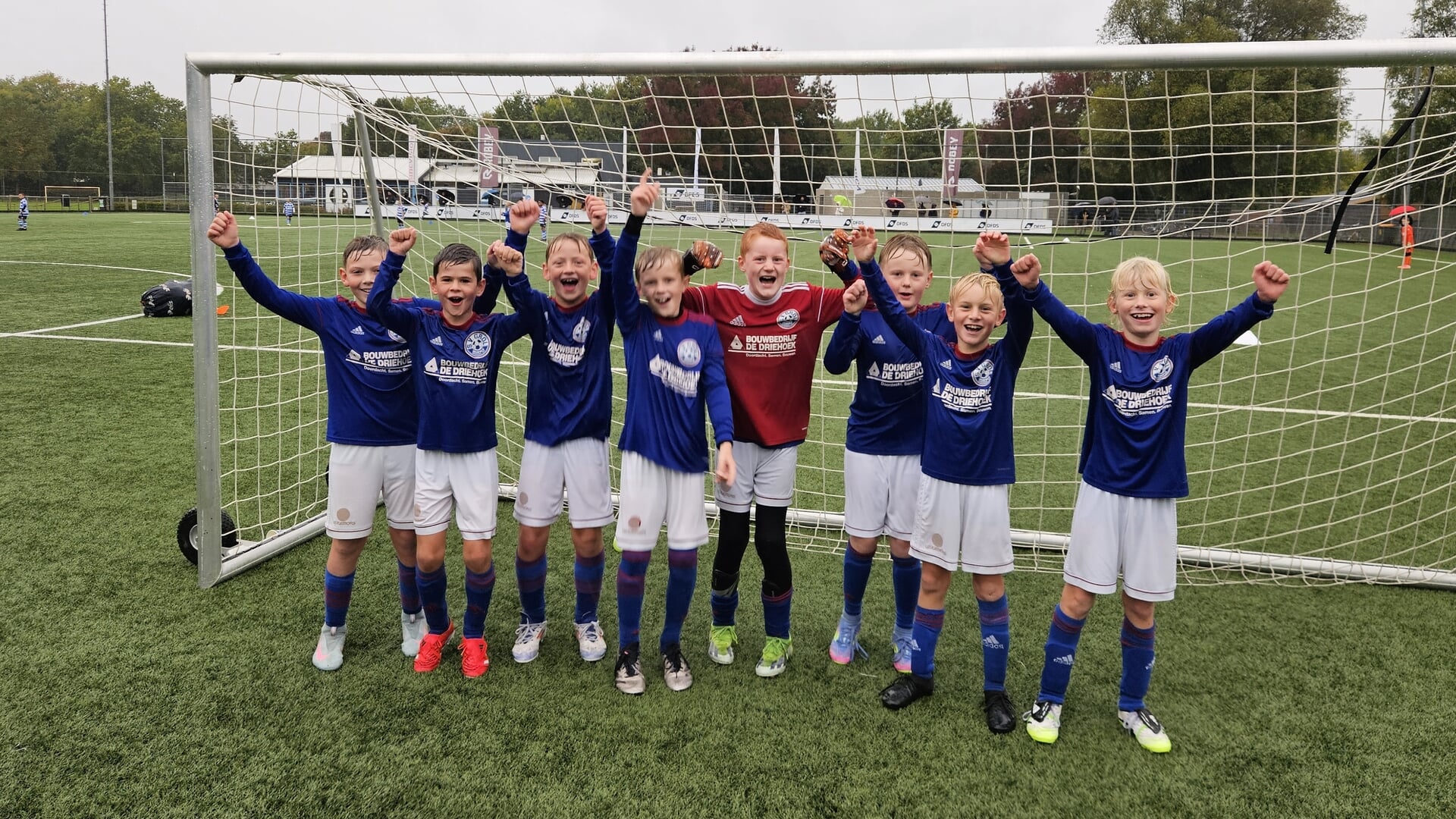 Grol JO10-1 trotseert regen en wint spektakelstuk bij De Graafschap