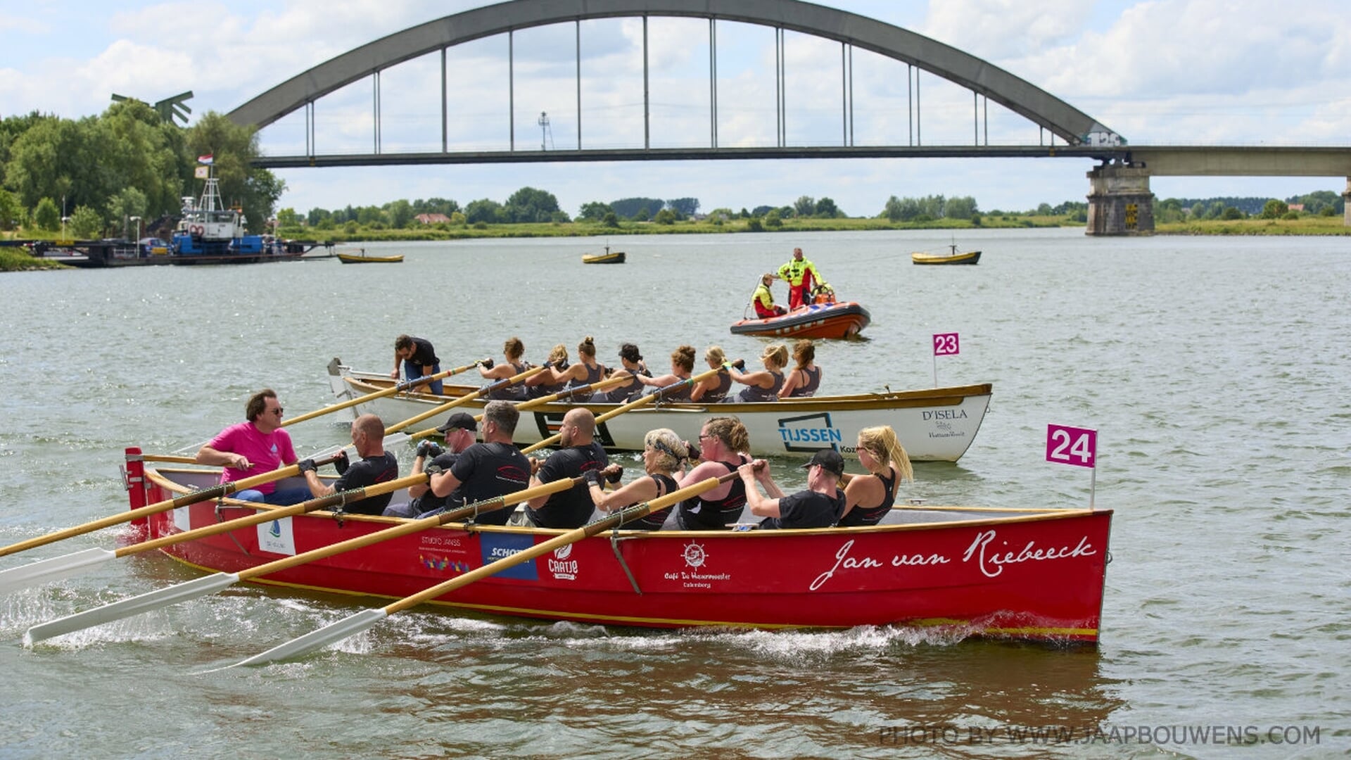 Circa dertig teams in actie tijdens sloeproeiwedstrijd Respec aan de Lek