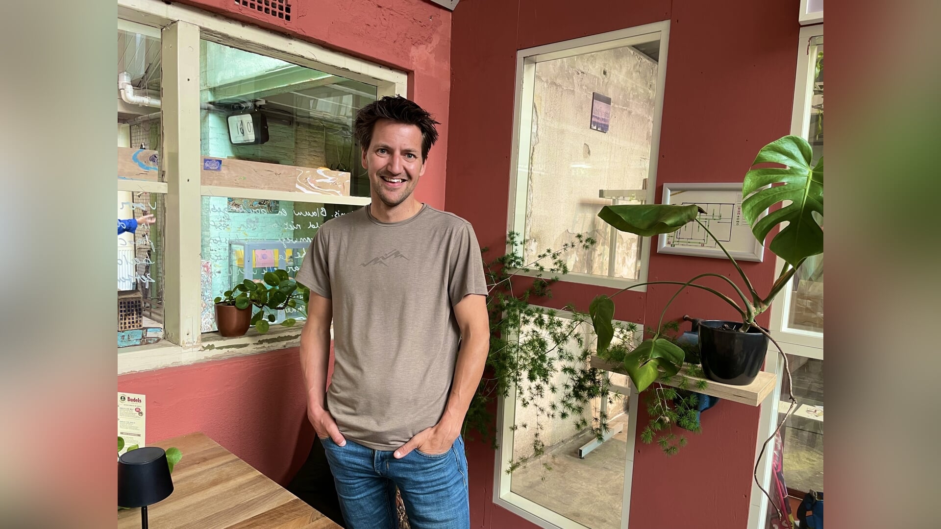 Kunstproject in Gelderlandfabriek: Het grootste schilderij op doek