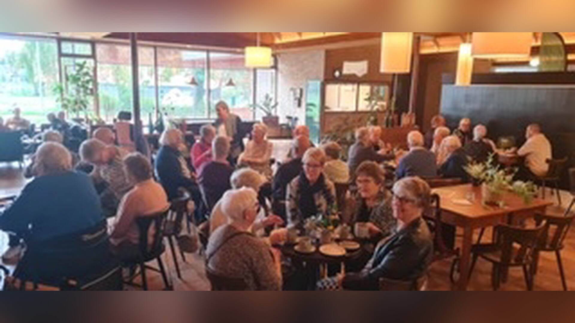 Woensdagmiddagbridge Aalten viert 40-jarig bestaan met een feestelijke drive