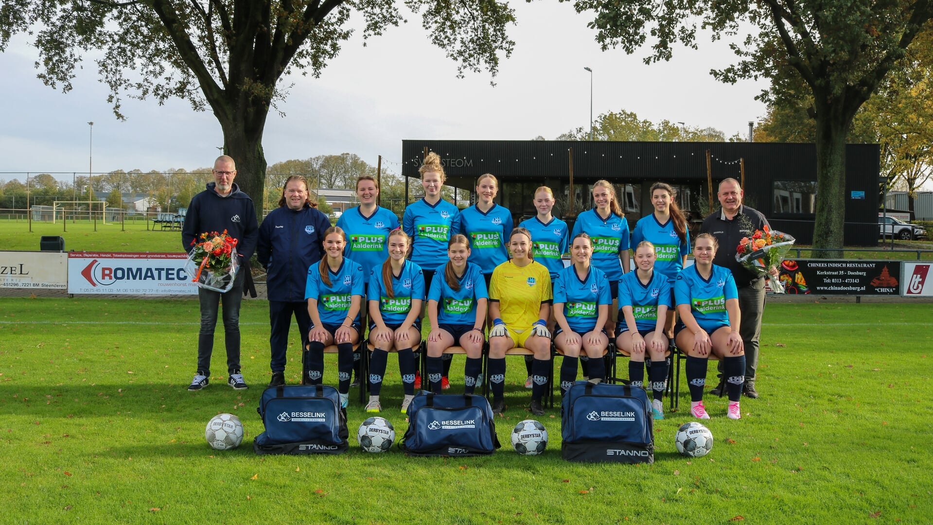 Besselink Bedrijfsdiensten en Plus Aalderink steunen SV Basteom