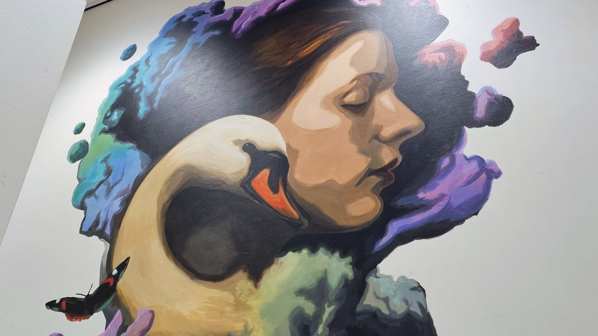 Muurschildering van Johan Deters brengt kleur en betekenis bij Marianum Groenlo