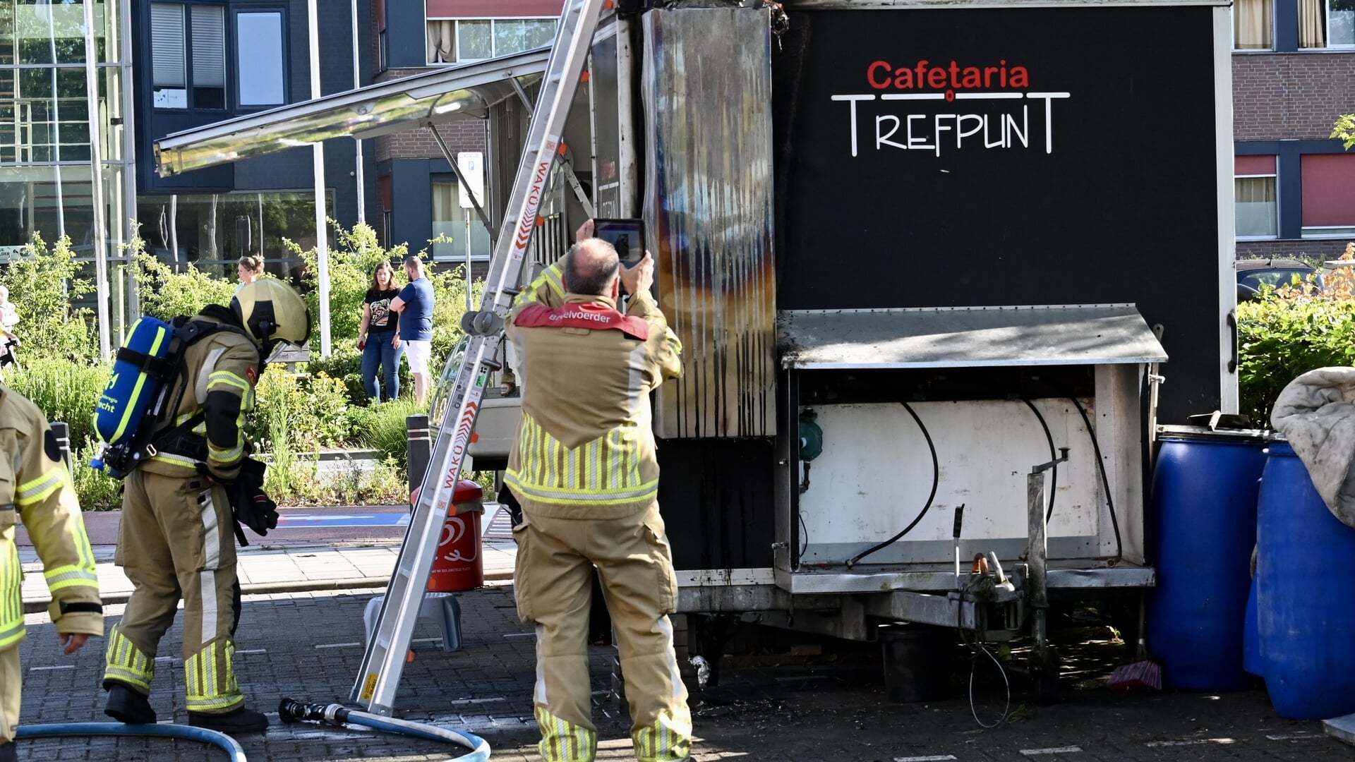 Brand in frietkar op Koningin Emmalaan in Leerdam