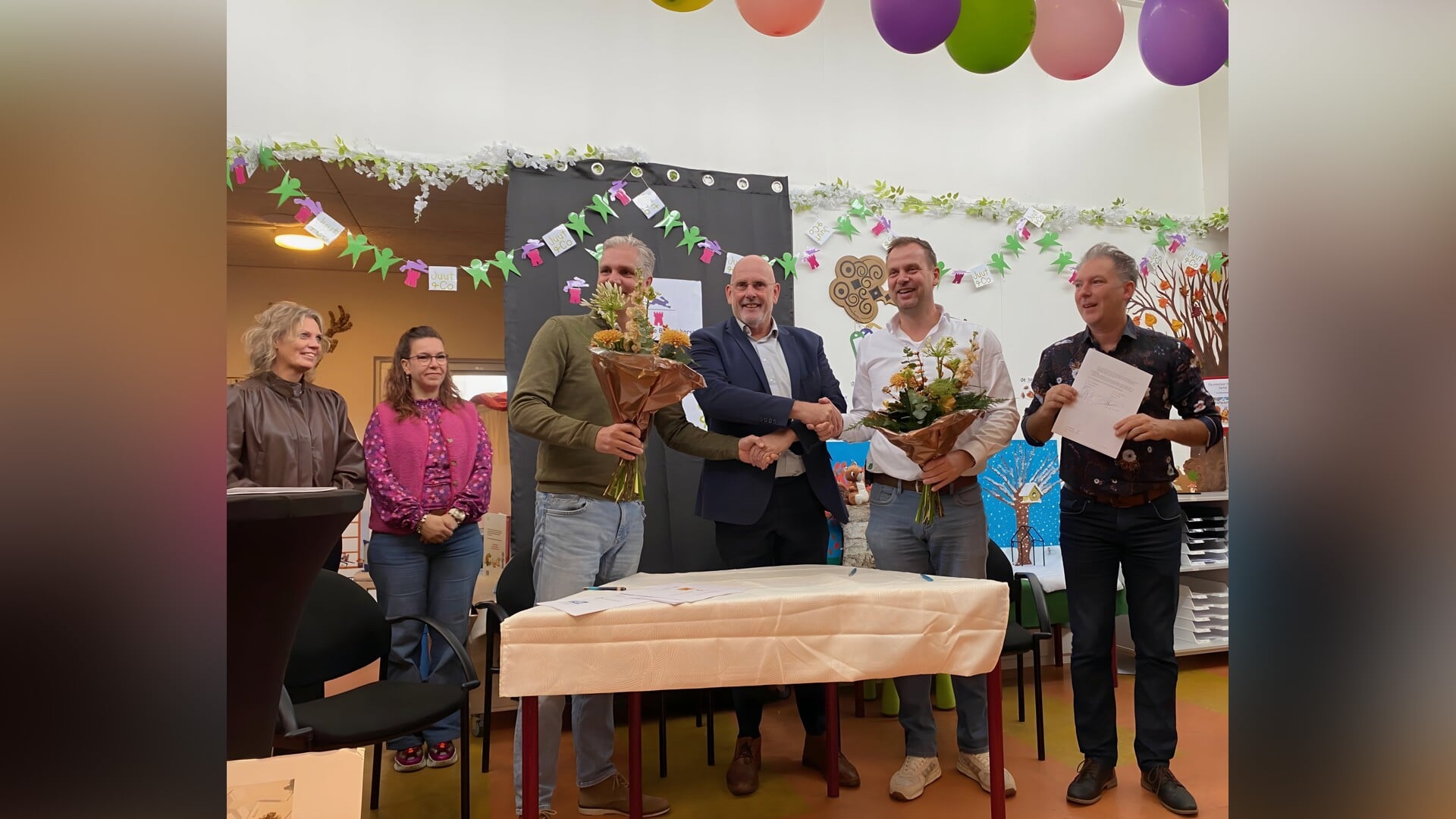 Feestelijke ondertekening start (ver)nieuwbouw Dorpsschool Halle