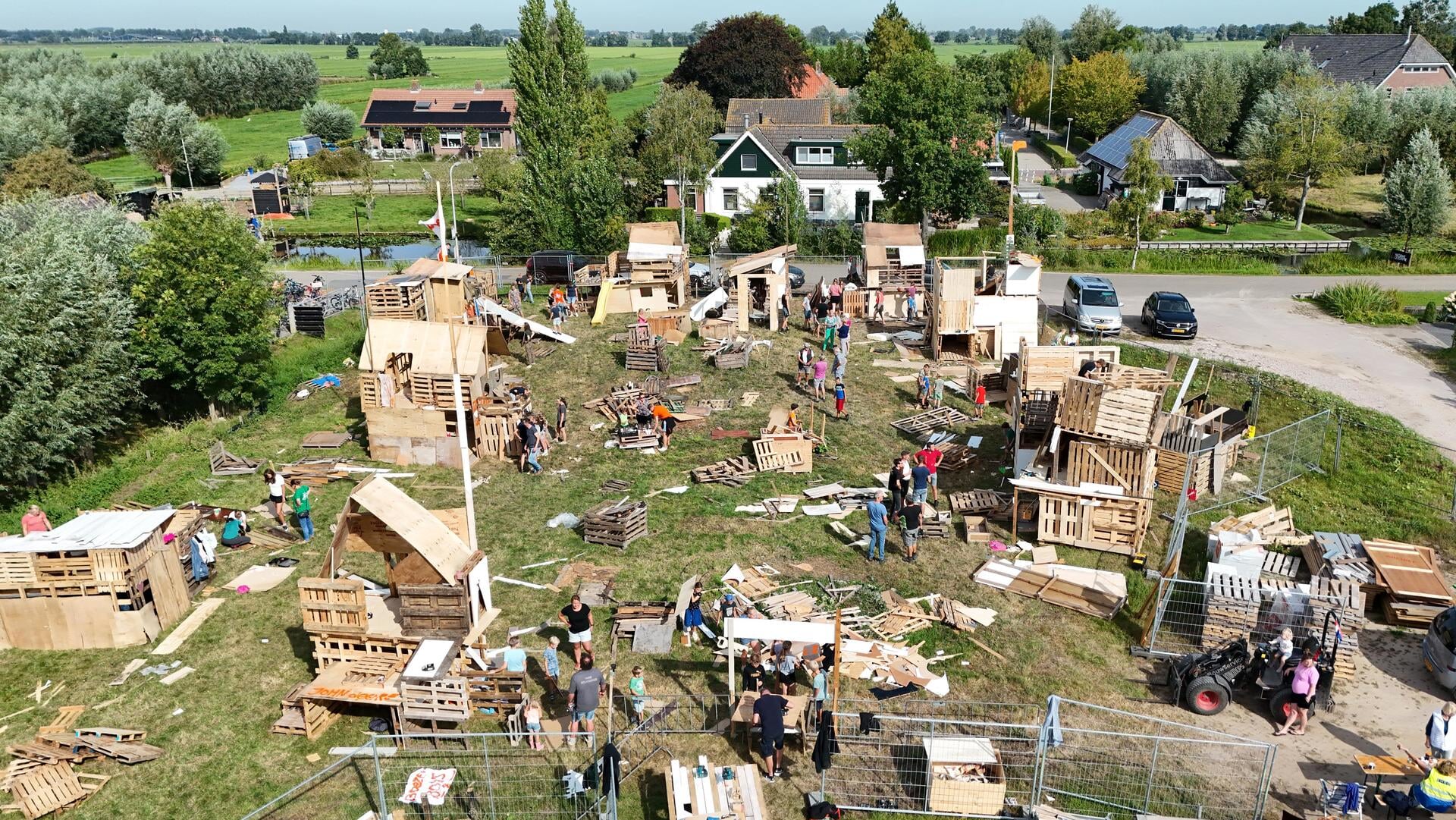 Zomers timmerdorp in feestweek Goudriaan