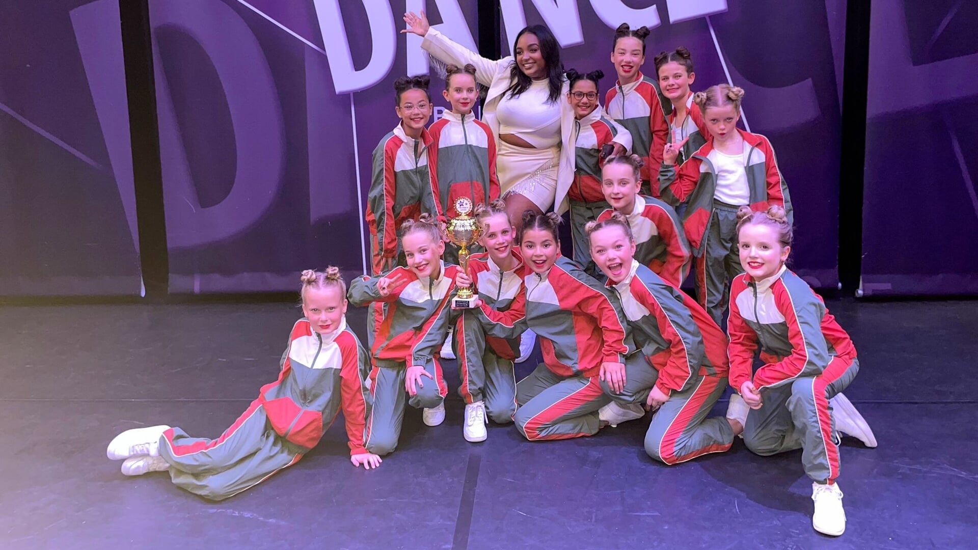 Twee teams van Hilversumse dansstudio Fit by Rox zijn Nederlands ...