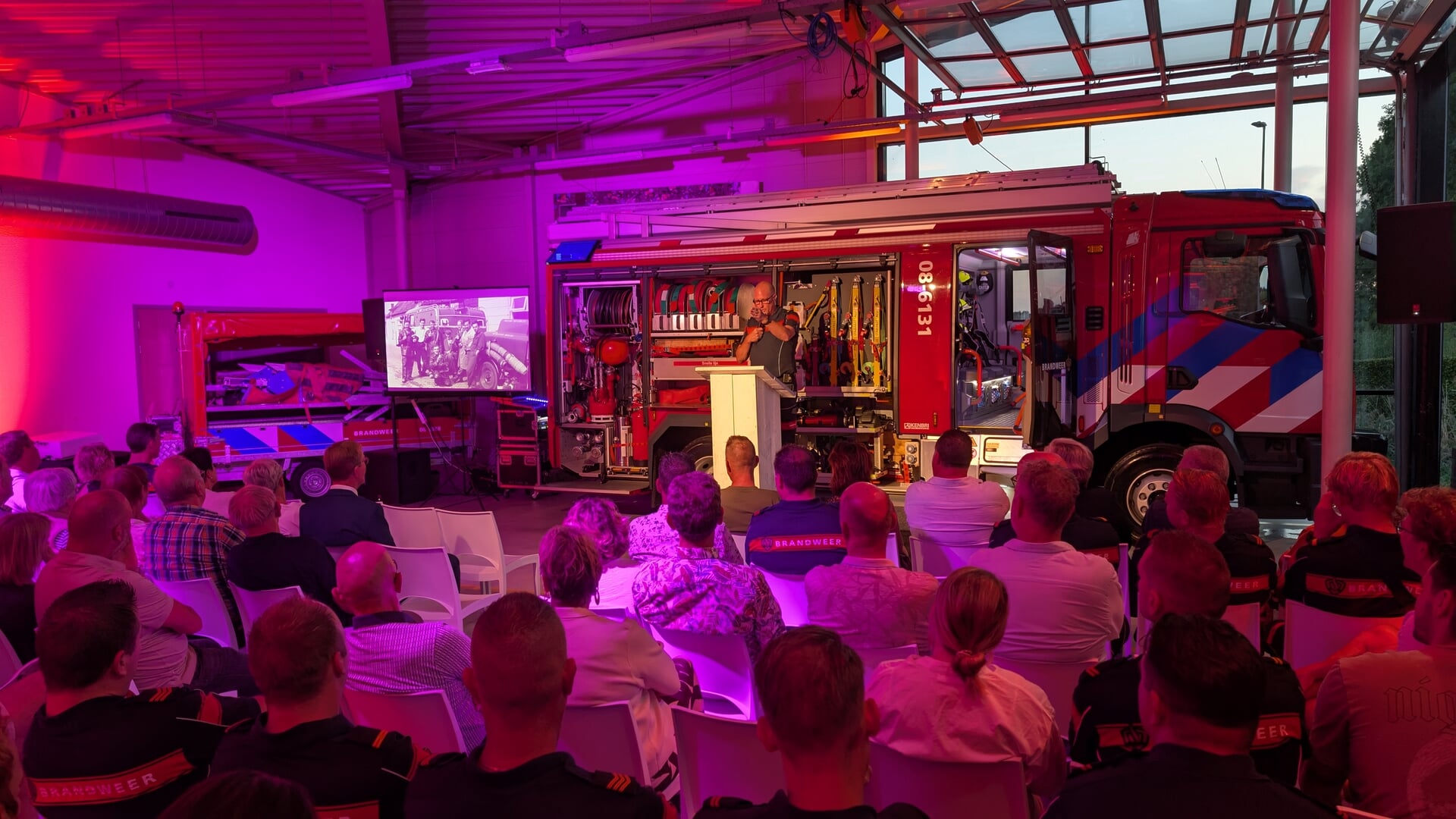 70 brandweermannen en -vrouwen komen samen in Beesd