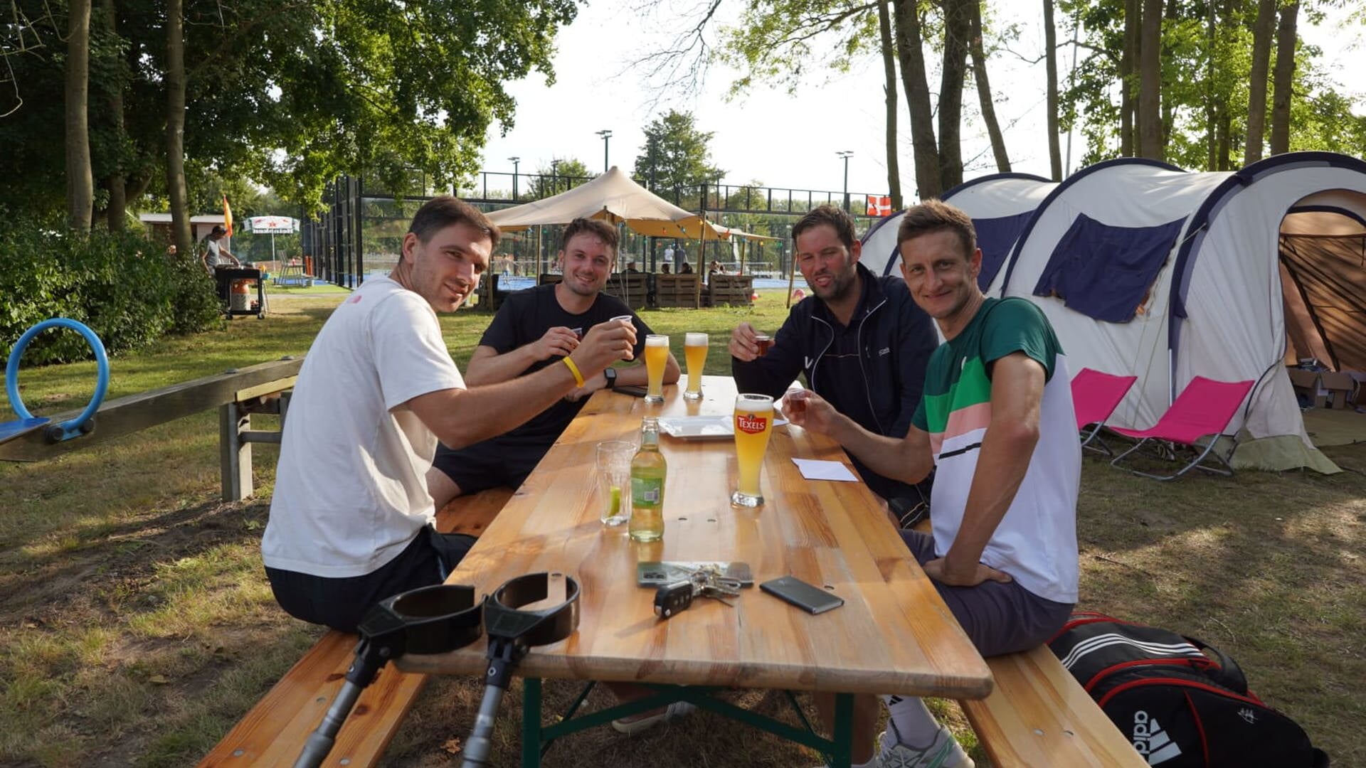 Tennis en padel toernooi in Rumpt vol zon