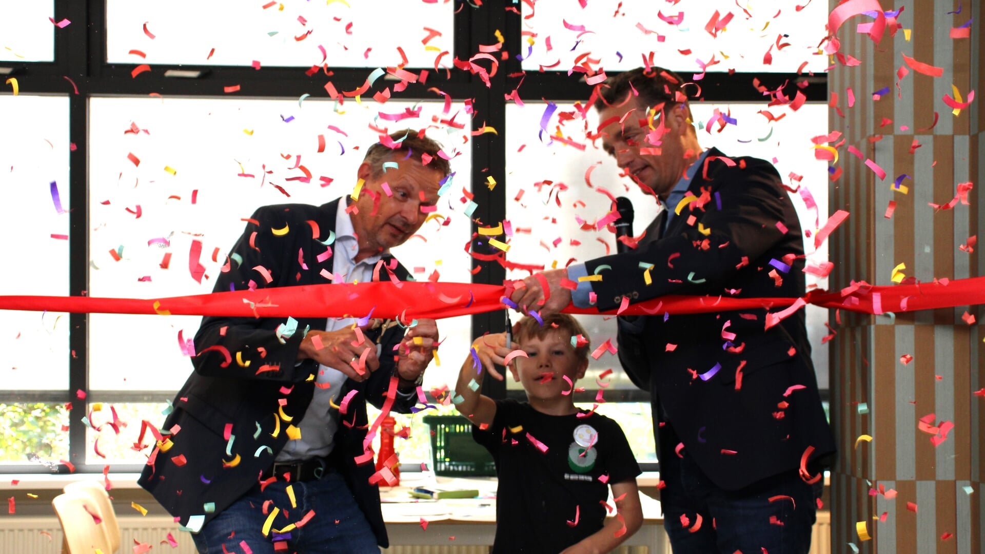 Feestelijke heropening van bibliotheek in Kamerik