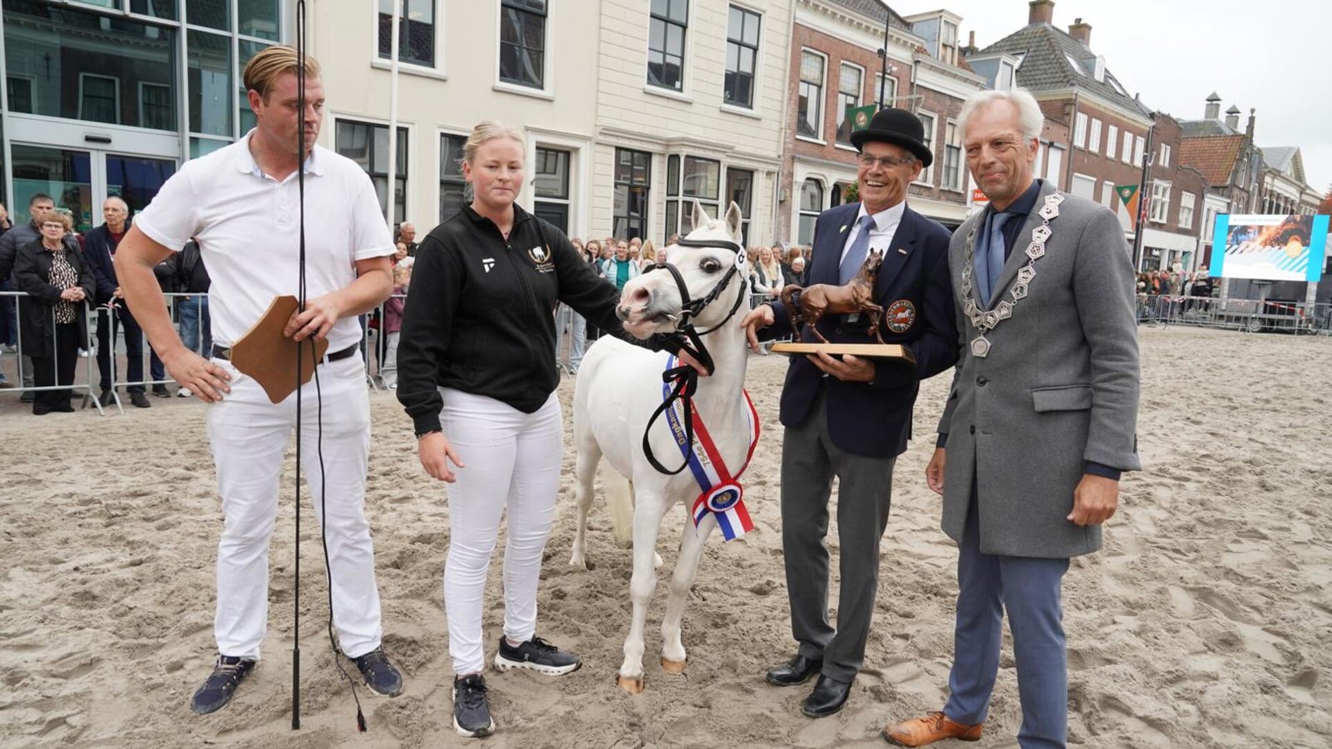 Paardenmarkt in Vianen: foto’s, filmpjes en uitslagen