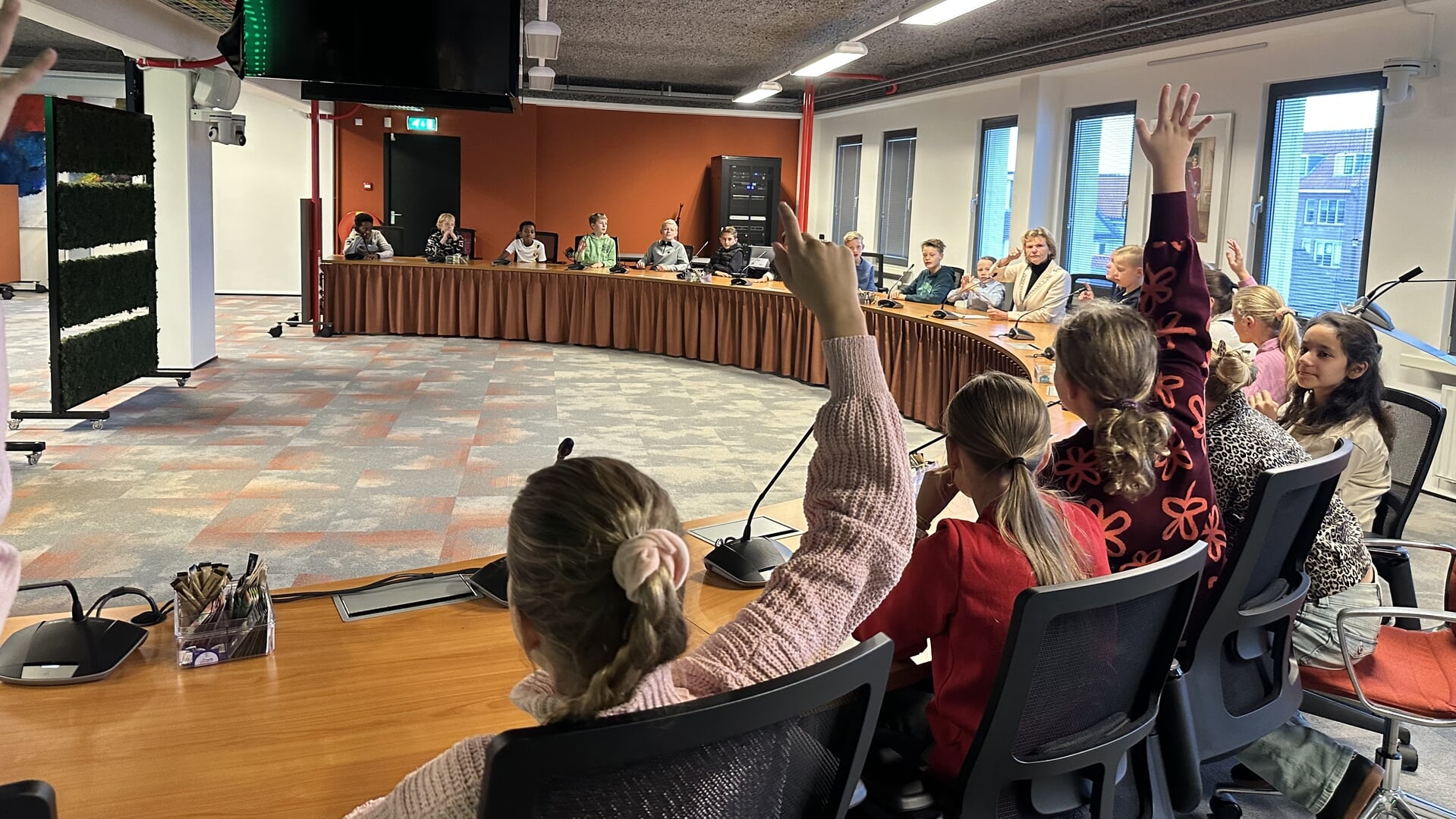 Burgemeestersontbijt met leerlingen in Montfoort