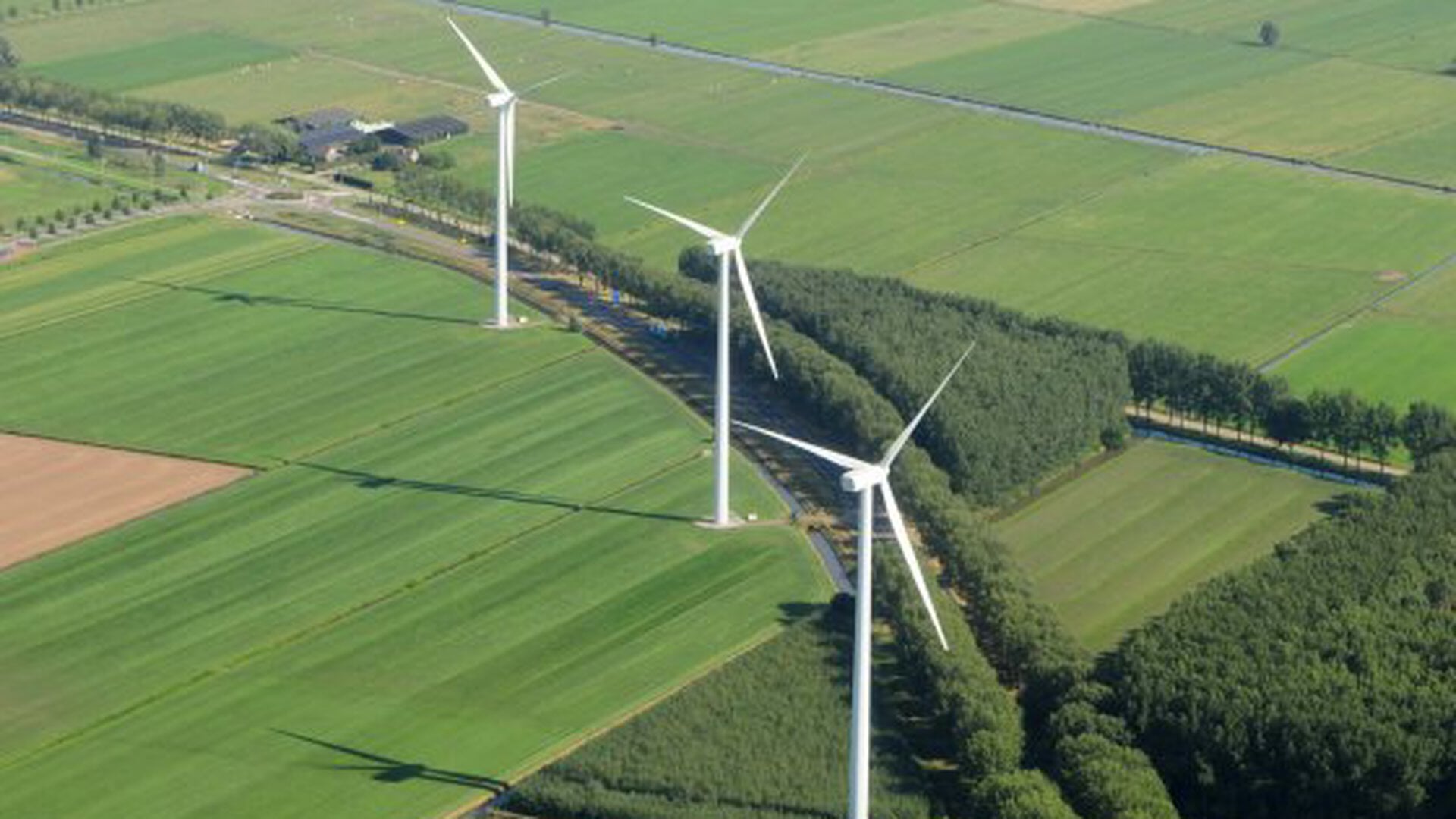 Kans dat twee windmolens langs de N320 moeten worden afgebroken
