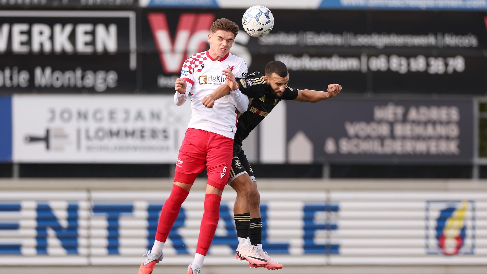El Azzouti en familie belaagd in Werkendam; spelers Kozakken Boys brengen zijn moeder veilig naar de
