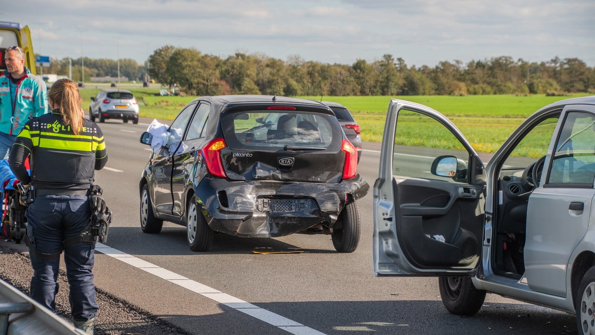 Vrouw gewond bij aanrijding op A12 bij Harmelen
