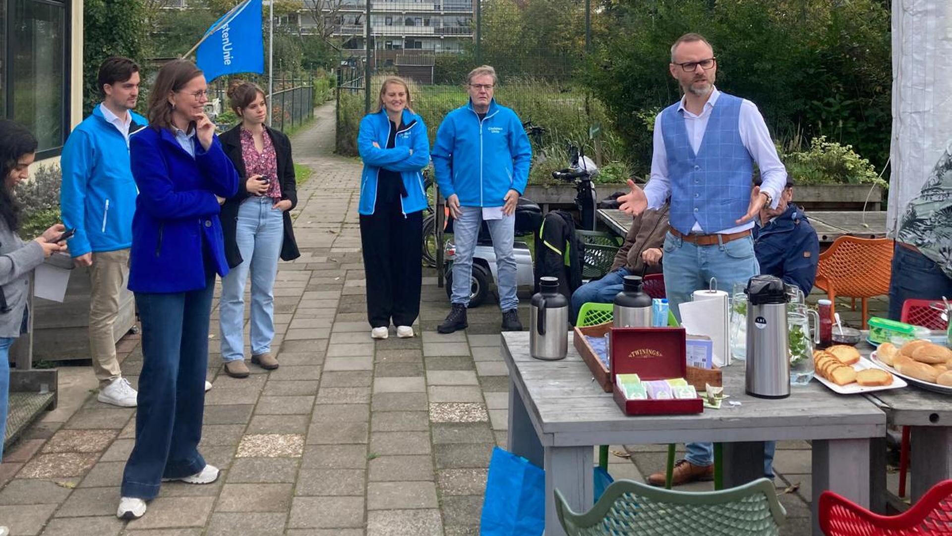 ChristenUnie-lijsttrekker Mirjam Bikker bezoekt Sociale Moestuin in Sliedrecht
