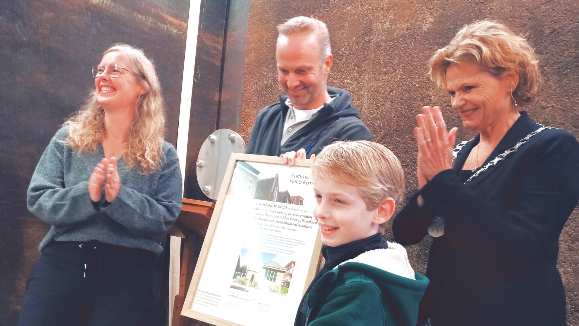 Hugo Kotestein-oorkonde voor omgebouwd waterpompstation In Montfoort