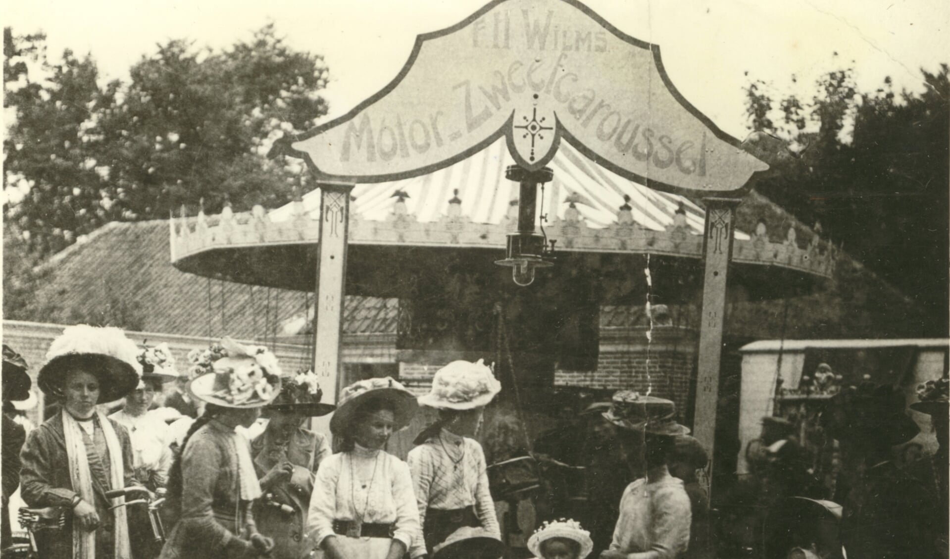 Zwieren en zwalken, kermis in Westfriesland