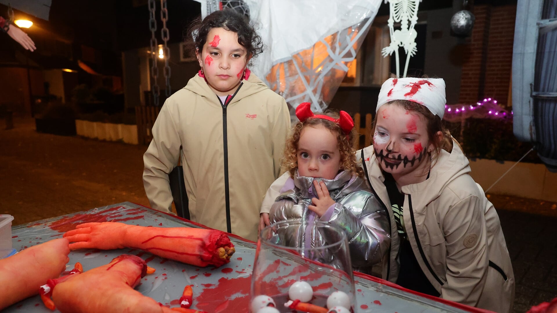 Van trick-or-treat tot griezelen voor het goede doel: zo werd in Nieuwegein Halloween gevierd