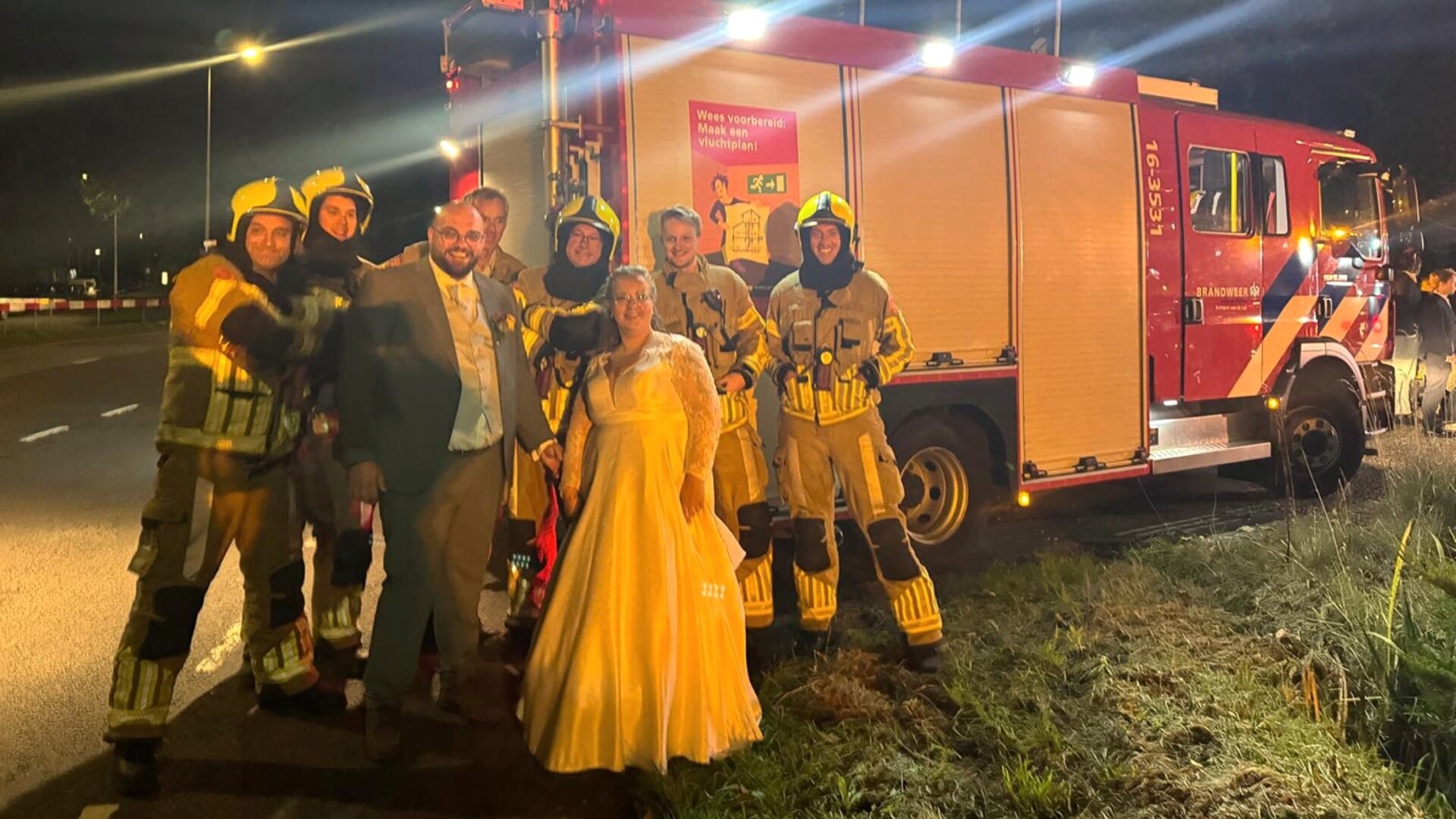 ‘Knallend einde’ aan bruidsfeest Denise en Nick door meterkastbrand