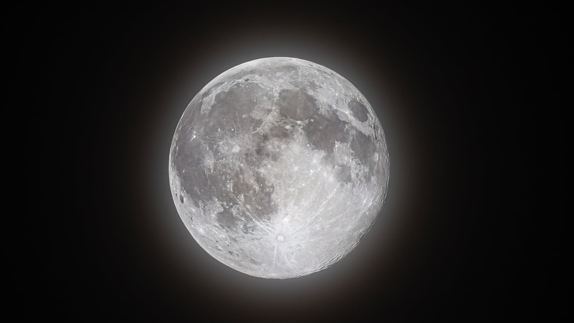 Heldere supermaan boven Culemborg zichtbaar