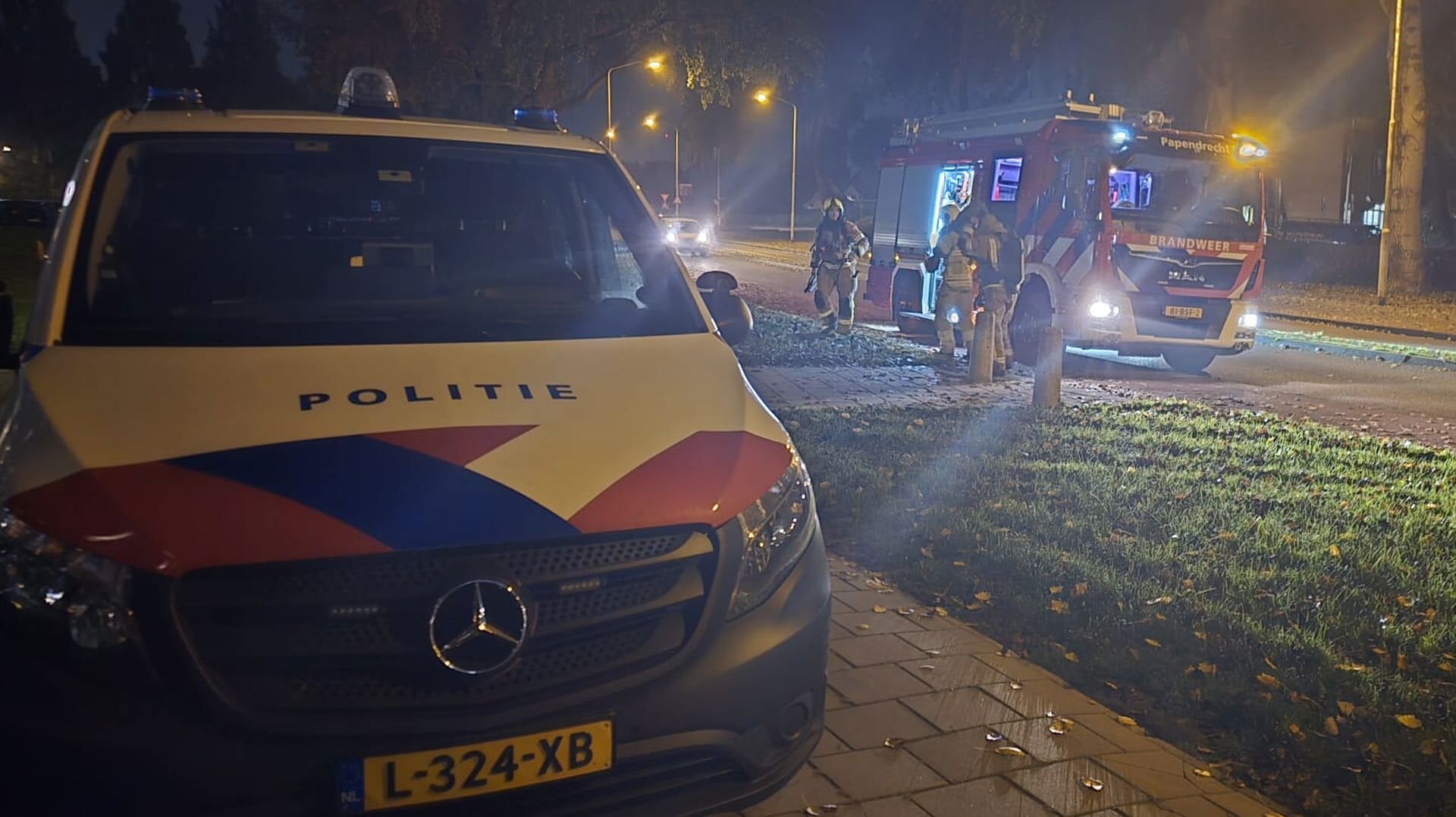 Slapende bewoner gered uit woning vol rook aan Vrijheer van Eslaan in Papendrecht