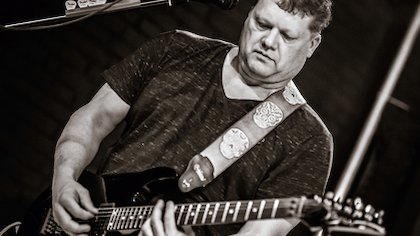 Harry van Straaten (62) uit Hagestein vecht met gestrekt been: zijn festival in Everdingen haalt geld op voor KWF