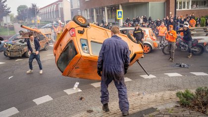 Koningsdagoptocht in Alblasserdam ‘overschreed grenzen van veiligheid’