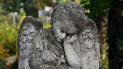 Raad Molenlanden spreekt zoekend over begraven stilgeboren kinderen