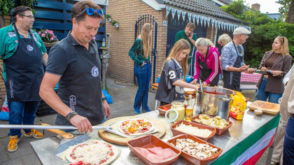 Week tegen Eenzaamheid in Huizen: cijfers alarmerend, maar Burendag bracht buren samen