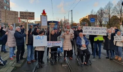 Om deze reden opnieuw demonstratie bij halte Treubstraat