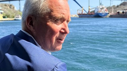Nederland reserveert geld voor twee jaar langer Landspakket Curaçao