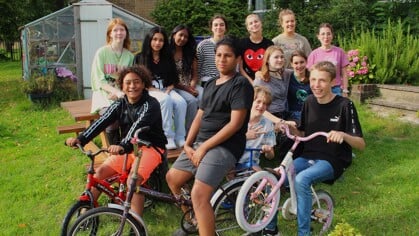 Tieners vermaken zich in zomermaanden bij Expeditie Rijswijk