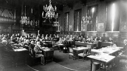 Mooi (niet) Schijndel: de Heren Bolsius in de zaal