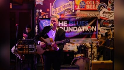 Schijndelaar ‘Mister Moan’ beleeft bluesavontuur op Beale Street in Memphis