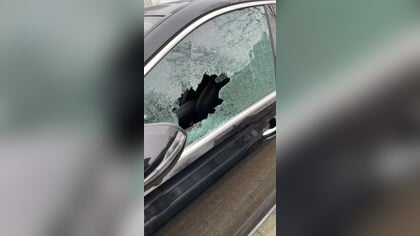 Auto zwaar beschadigd bij inbraak in centrum van Schijndel