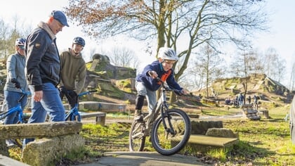 Trial bij MTCOB: van zes tot tachtig jaar, van fiets tot motor