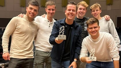 Volendammers bereiken Top 40 met kermislied ‘Blikkendag’