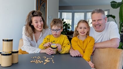 Elke pot Pindakees brengt Lev dichter bij zijn therapiereis