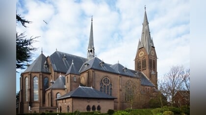 Bevrijdingsdag Poeldijk: Herdenking, Muziek en Expositie in de Bartholomeuskerk