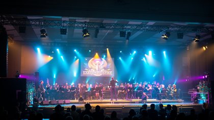Schijndelse harmonie brengt muzikale hoogtepunten terug tijdens zesde promconcert