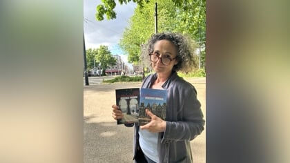 De Memorabele Mokumse Mikmak: luchtige én leerzame reis door 750 jaar stadsgeschiedenis