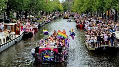 Alles over de Pride Canal Parade 2025: vier de liefde op de grachten van Amsterdam