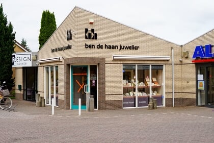 Eigenaresse Esther geschrokken na poging tot inbraak bij juwelierszaak Ben de Haan in Blokker