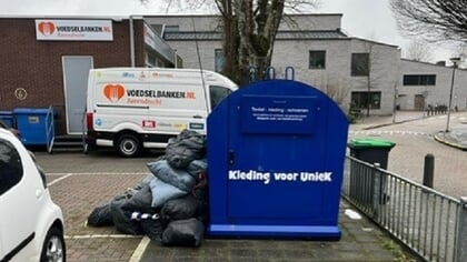 Kledingbank Uniek gedupeerd door dumpingen