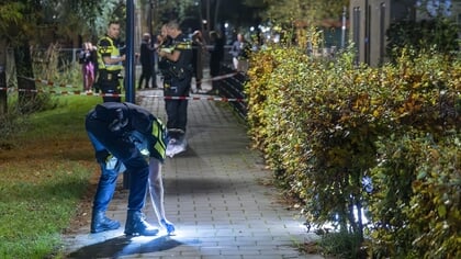 Explosie bij woning aan de Archimedeskade in Haarlem, getuigen zien persoon wegrennen