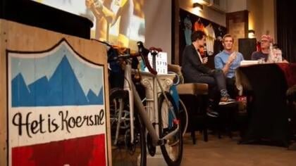 Eerste Haarlems Wielercafé neemt afscheid met sloteditie over leven na de koers
