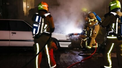 Auto volledig uitgebrand aan Debora Bakelaan in Heemskerk