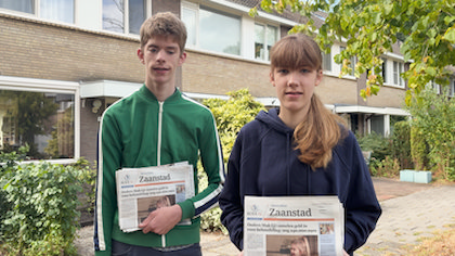 Video | Eerste baantje van Joep en Fien (14) levert meteen een reddingsactie op: ‘Er zat ineens een kat in de boom’ 